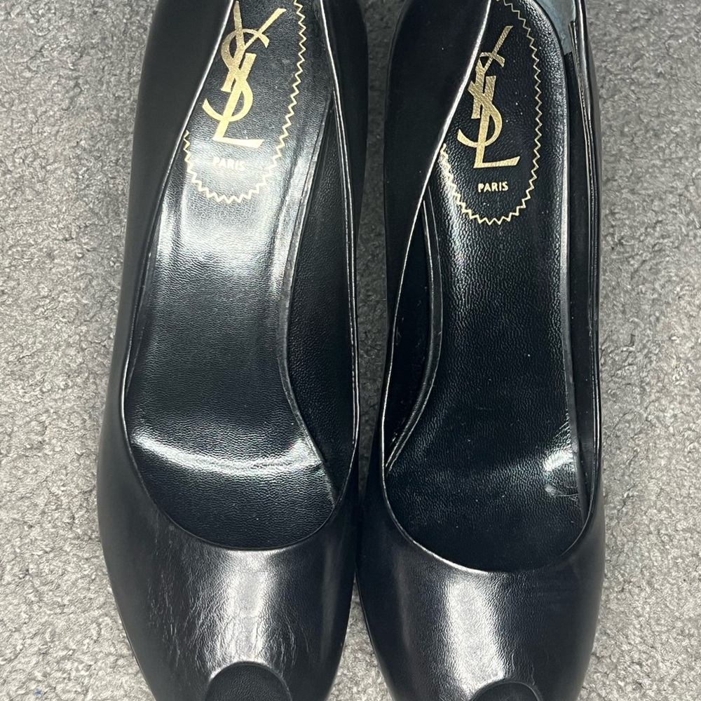 Yves Saint Laurent Black High Heel Pumps